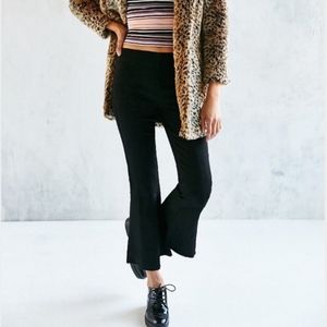 BDG Urban Outfitters SZ29 Black Kick Flare Pull On Frayed Hem Cropped Jeans